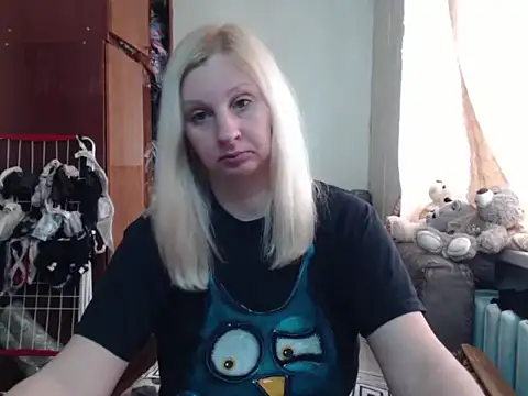 Snapshot of BustyBlond chatting on 10, 3, 2025 BustyBlond online show from 10, 3, 2025