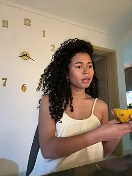 Snapshot of GabriSaenz chatting on 19, 12, 2024 GabriSaenz online show from 19, 12, 2024