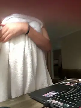 Snapshot of GabriSaenz chatting on 28, 12, 2024 GabriSaenz online show from 28, 12, 2024