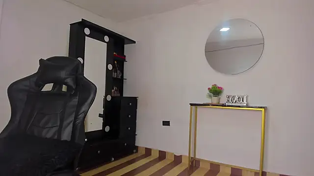 Snapshot of Emattaylor chatting on 30, 11, 2025 Emattaylor online show from 30, 11, 2025