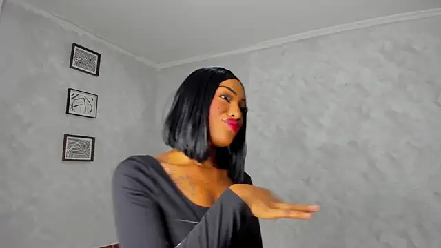 Snapshot of Emattaylor chatting on 15, 12, 2025 Emattaylor online show from 15, 12, 2025