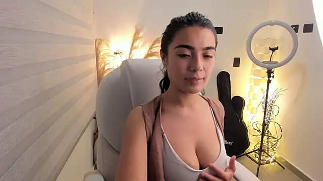 Snapshot of Alexandra_ra chatting on 5, 2, 2026 Alexandra ra online show from 5, 2, 2026