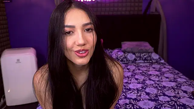Snapshot of bull_vixen2001 chatting on 7, 7, 2026 bull vixen2001 online show from 7, 7, 2026