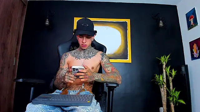 Snapshot of Aron_ford chatting on 14, 12, 2024 Aron ford online show from 14, 12, 2024