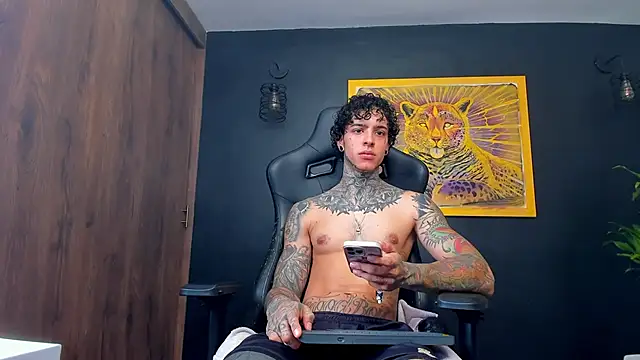 Snapshot of Aron_ford chatting on 3, 2, 2025 Aron ford online show from 3, 2, 2025