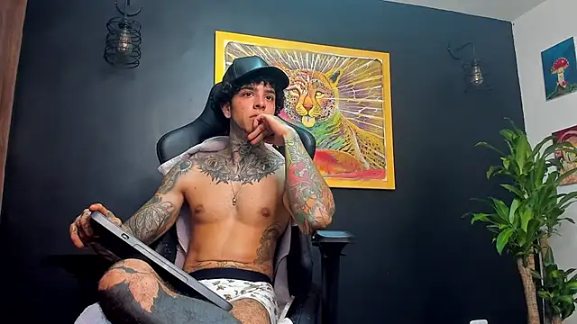 Snapshot of Aron_ford chatting on 8, 2, 2025 Aron ford online show from 8, 2, 2025