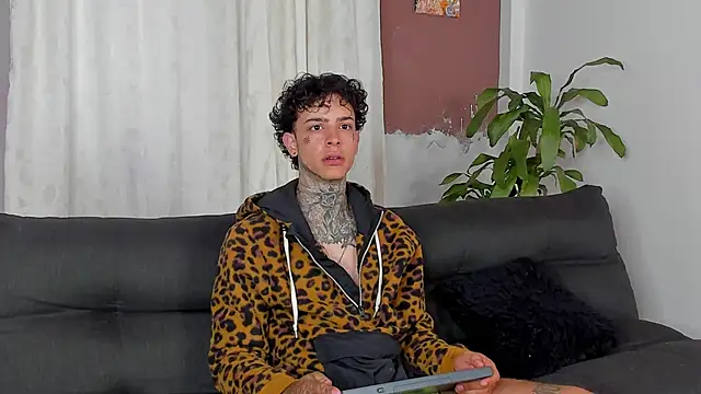 Snapshot of Aron_ford chatting on 1, 10, 2025 Aron ford online show from 1, 10, 2025