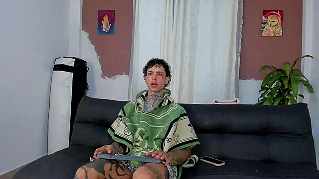 Snapshot of Aron_ford chatting on 5, 10, 2025 Aron ford online show from 5, 10, 2025