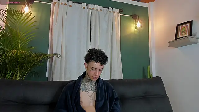 Snapshot of Aron_ford chatting on 7, 11, 2025 Aron ford online show from 7, 11, 2025