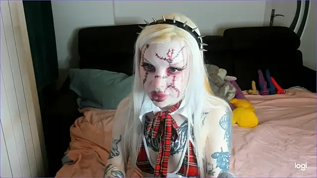 Snapshot of HelenGoat chatting on 1, 11, 2025 HelenGoat online show from 1, 11, 2025