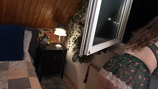 Snapshot of TessaWinter chatting on 22, 12, 2025 TessaWinter online show from 22, 12, 2025