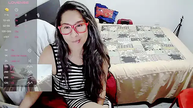 Snapshot of malishka18 chatting on 8, 3, 2025 malishka18 online show from 8, 3, 2025