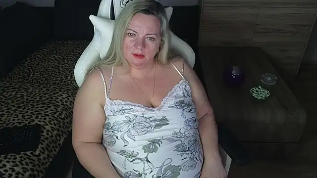 Snapshot of MolligSpielle chatting on 10, 1, 2025 MolligSpielle online show from 10, 1, 2025