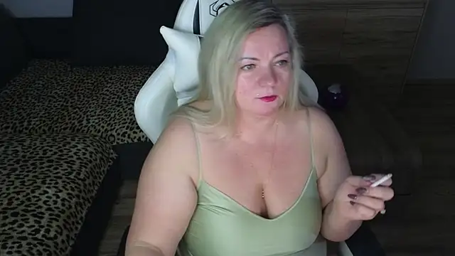 Snapshot of MolligSpielle chatting on 16, 1, 2025 MolligSpielle online show from 16, 1, 2025