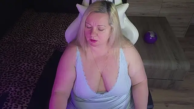 Snapshot of MolligSpielle chatting on 20, 11, 2025 MolligSpielle online show from 20, 11, 2025