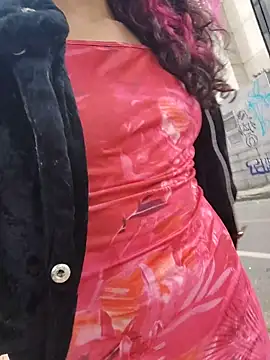 Snapshot of _Laary chatting on 2, 11, 2025 Laary online show from 2, 11, 2025