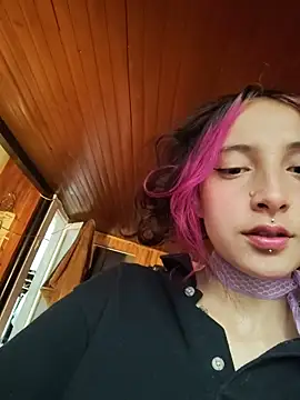 Snapshot of _Laary chatting on 18, 11, 2025 Laary online show from 18, 11, 2025