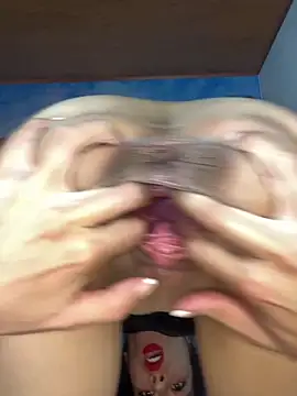 Anne Robert online show from 7, 3, 2025