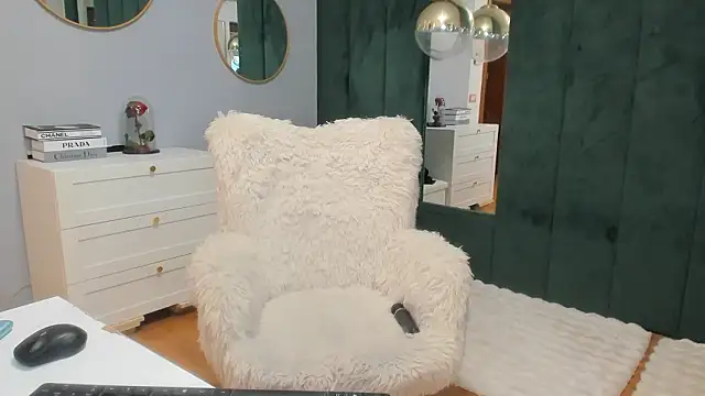 Snapshot of ElisaBaxter chatting on 3, 2, 2026 ElisaBaxter online show from 3, 2, 2026