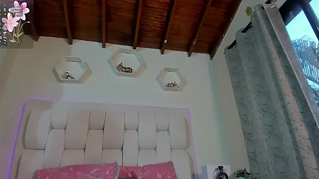 shanakendall online show from 15, 2, 2026