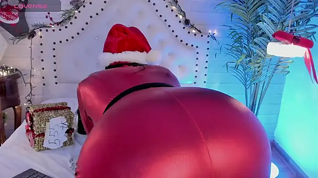 Snapshot of _Eurekaa_ chatting on 8, 12, 2024 Eurekaa online show from 8, 12, 2024