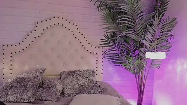 Snapshot of _Eurekaa_ chatting on 21, 1, 2025 Eurekaa online show from 21, 1, 2025