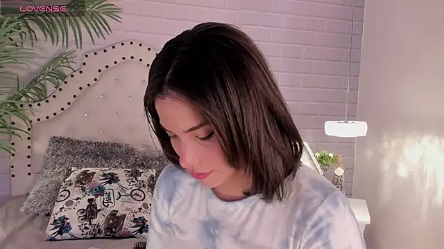 Snapshot of _Eurekaa_ chatting on 9, 3, 2025 Eurekaa online show from 9, 3, 2025