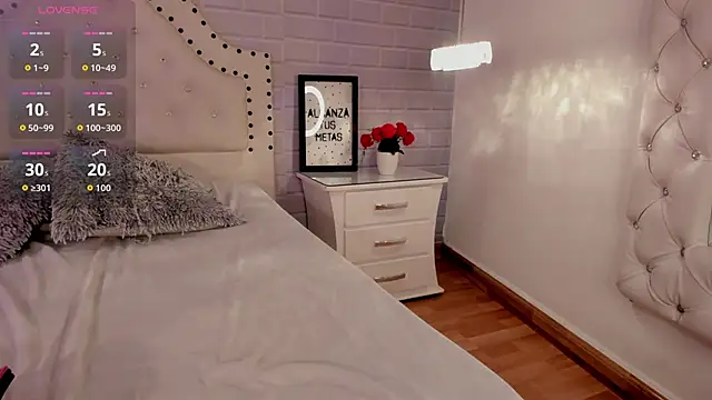 Snapshot of _Eurekaa_ chatting on 3, 10, 2025 Eurekaa online show from 3, 10, 2025