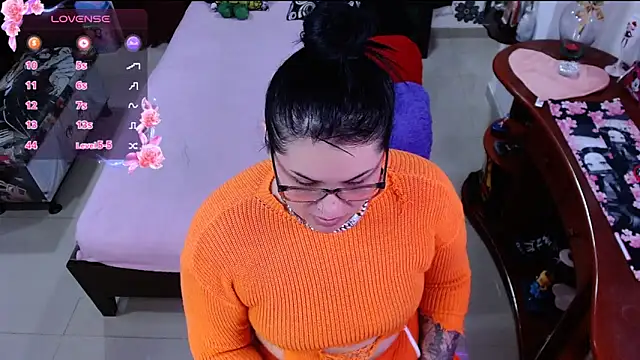 Snapshot of lufek23 chatting on 3, 3, 2025 lufek23 online show from 3, 3, 2025