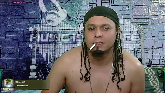 Snapshot of chino_roz chatting on 8, 2, 2025 chino roz online show from 8, 2, 2025