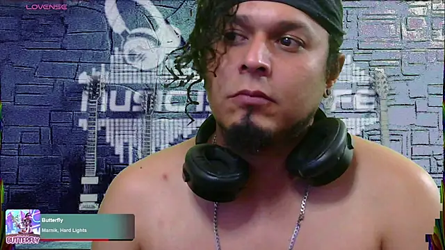 Snapshot of chino_roz chatting on 19, 2, 2025 chino roz online show from 19, 2, 2025