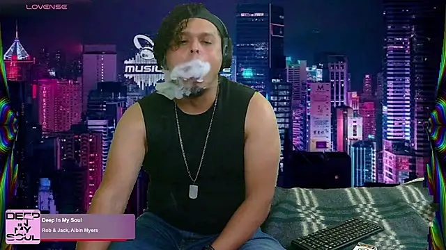 Snapshot of chino_roz chatting on 22, 2, 2025 chino roz online show from 22, 2, 2025