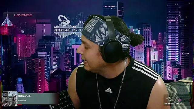 Snapshot of chino_roz chatting on 25, 2, 2025 chino roz online show from 25, 2, 2025