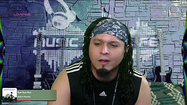 Snapshot of chino_roz chatting on 2, 3, 2025 chino roz online show from 2, 3, 2025