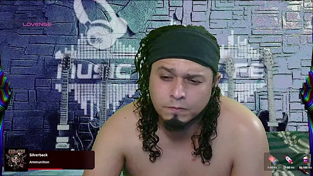 Snapshot of chino_roz chatting on 8, 3, 2025 chino roz online show from 8, 3, 2025