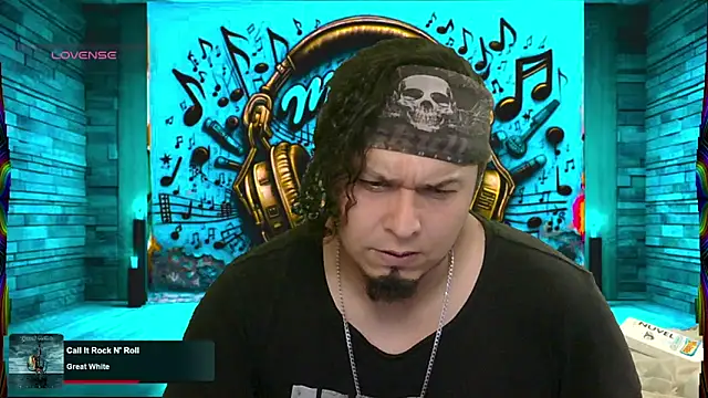 Snapshot of chino_roz chatting on 11, 3, 2025 chino roz online show from 11, 3, 2025