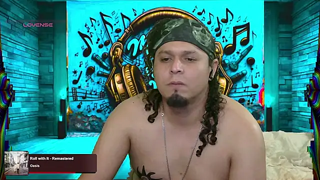 Snapshot of chino_roz chatting on 12, 3, 2025 chino roz online show from 12, 3, 2025