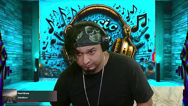 Snapshot of chino_roz chatting on 12, 3, 2025 chino roz online show from 12, 3, 2025