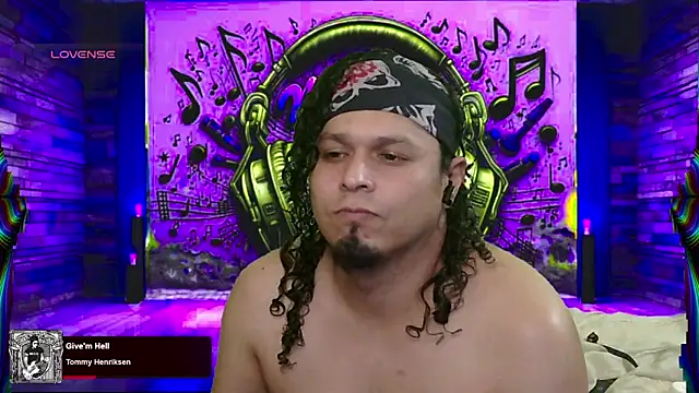 Snapshot of chino_roz chatting on 15, 3, 2025 chino roz online show from 15, 3, 2025