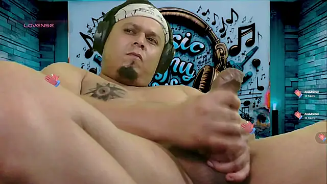 Snapshot of chino_roz chatting on 17, 3, 2025 chino roz online show from 17, 3, 2025