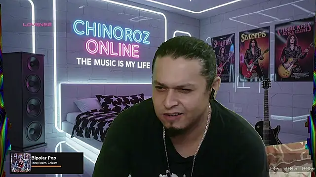 Snapshot of chino_roz chatting on 10, 9, 2025 chino roz online show from 10, 9, 2025