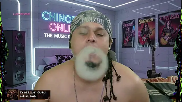 Snapshot of chino_roz chatting on 10, 10, 2025 chino roz online show from 10, 10, 2025