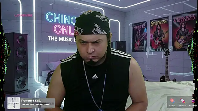 Snapshot of chino_roz chatting on 14, 10, 2025 chino roz online show from 14, 10, 2025