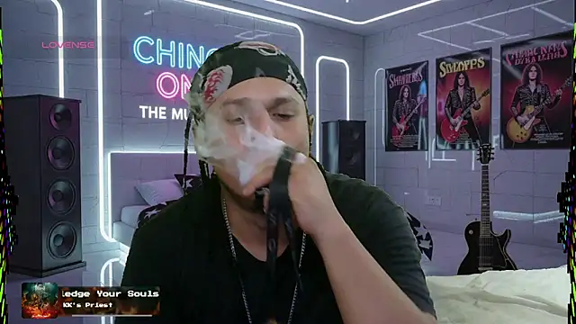 Snapshot of chino_roz chatting on 16, 10, 2025 chino roz online show from 16, 10, 2025