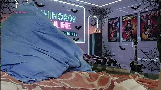 Snapshot of chino_roz chatting on 26, 10, 2025 chino roz online show from 26, 10, 2025