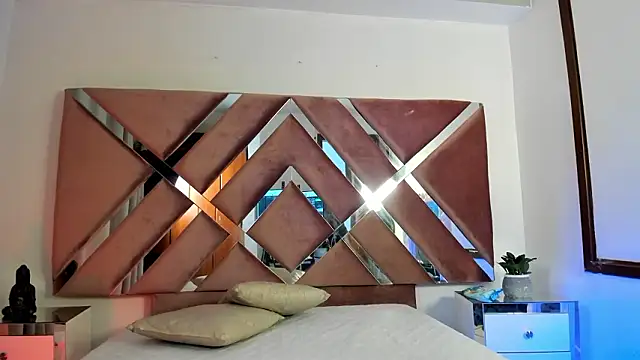 Snapshot of Aron_cruz chatting on 5, 2, 2026 Aron cruz online show from 5, 2, 2026