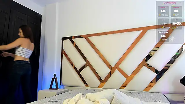 Snapshot of Aron_cruz chatting on 2, 3, 2026 Aron cruz online show from 2, 3, 2026