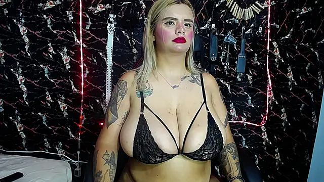 Snapshot of mia_boobs_hot chatting on 5, 10, 2025 mia boobs hot online show from 5, 10, 2025
