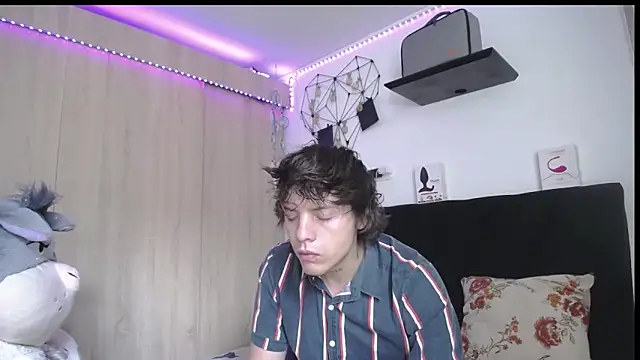 Santiago kiler online show from 7, 4, 2026