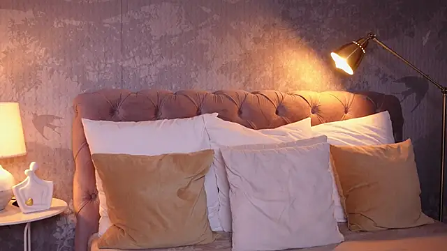 AngelaFay online show from 10, 3, 2025